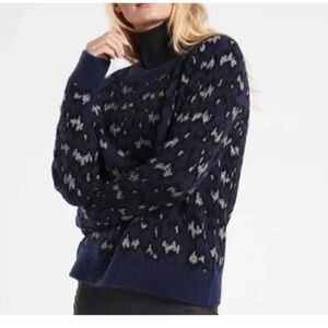 Athleta Women’s Hawthorn Textured‎ Crew Sweater  M Navy Wool blend Animal Print